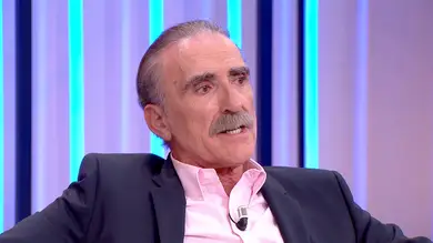 Juan y Medio se emociona al hablar de su madre: Juan y Medio se emociona al hablar de su madre: