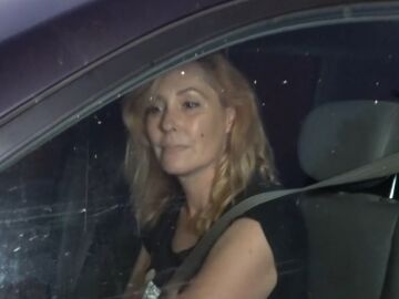 Rosario Mohedano en el tanatorio tras la muerte de Manolo Zarzo
