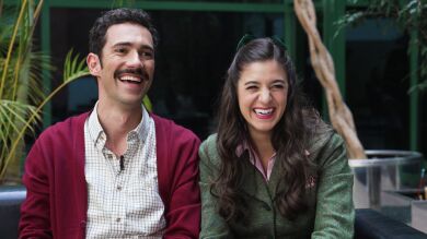 Candela Cruz y Fernando Moreno hablan sobre la llegada de Chema, el hermano de Carmen en Sueños de libertad