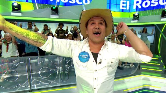 &iexcl;Qu&eacute; f&aacute;cil! Coyote Dax ense&ntilde;a la coreograf&iacute;a de &lsquo;No vuelvas m&aacute;s&rsquo; en Pasapalabra