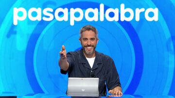 El motivo por el que Roberto Leal sale en defensa de Manu y de Rosa en Pasapalabra: “No reñirles”