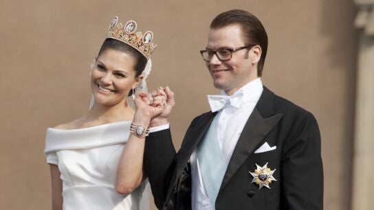 Victoria de Suecia y Daniel Westling en su boda