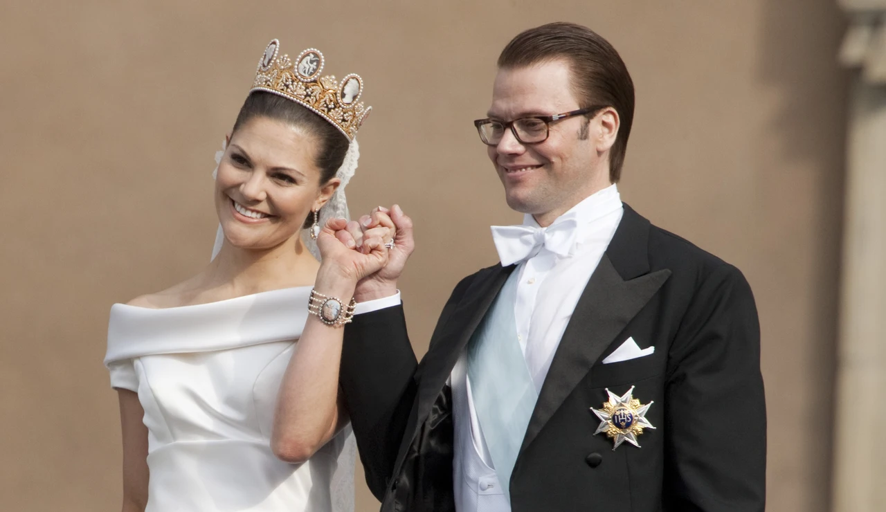 Victoria de Suecia y Daniel Westling en su boda