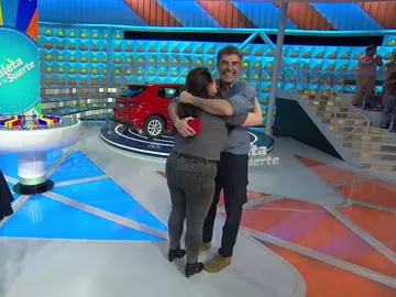¡Paloma gana el coche de La ruleta de la suerte, además de casi 2.000 euros! ¡Paloma gana el coche de La ruleta de la suerte, además de casi 2.000 euros!