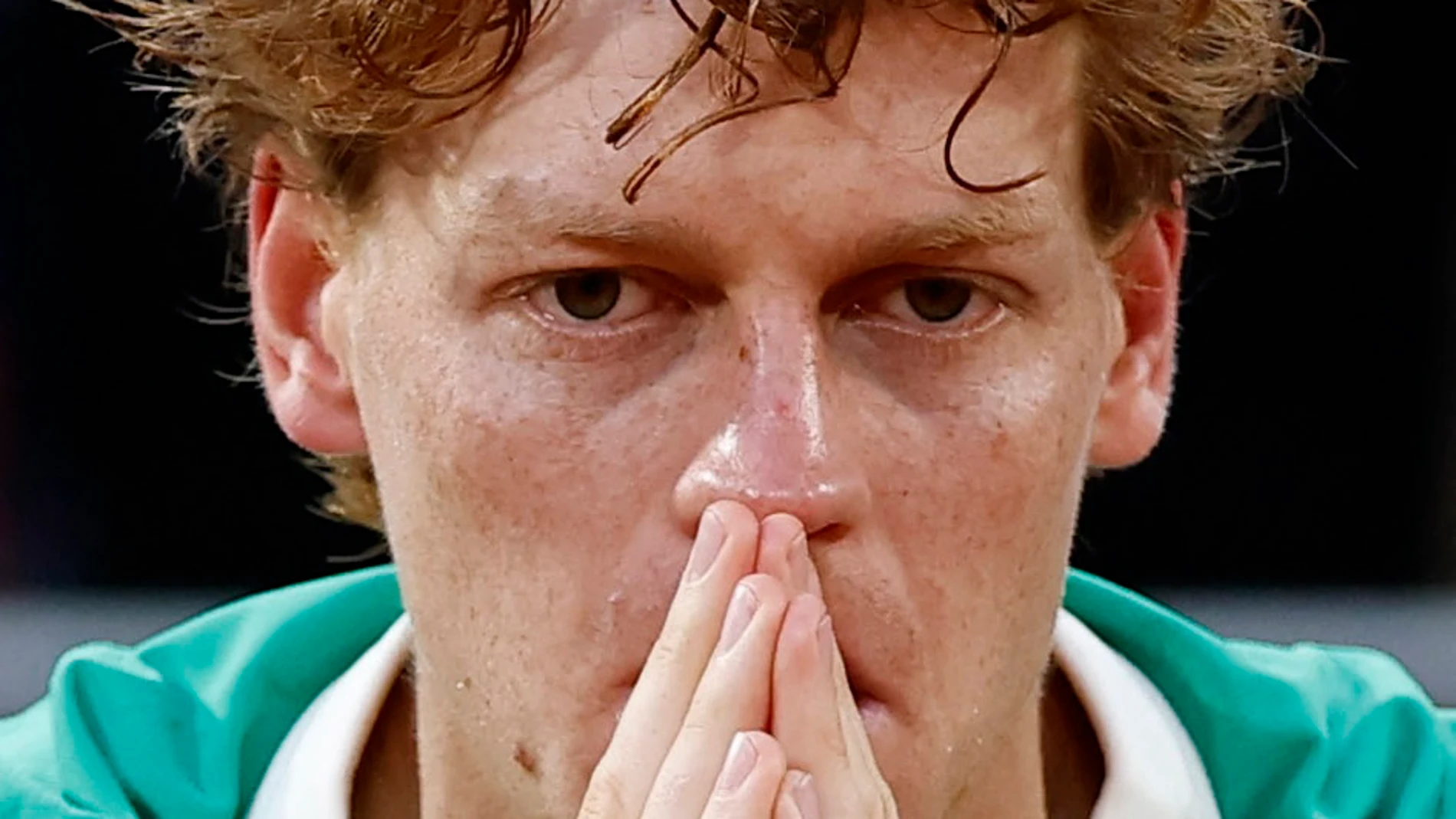 Sinner, pensativo tras caer en Roland Garros Sinner, pensativo tras caer en Roland Garros