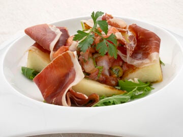 Ensalada de melón asado con jamón y tomate concassé, la reinvención de Joseba Arguiñano para el verano