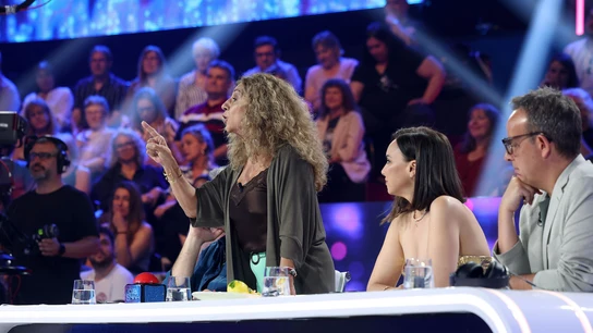 “Lo primero que hay que tener en la vida es respeto al público y a uno mismo”: Lolita aclara su malentendido con Yenesi “Lo primero que hay que tener en la vida es respeto al público y a uno mismo”: Lolita aclara su malentendido con Yenesi