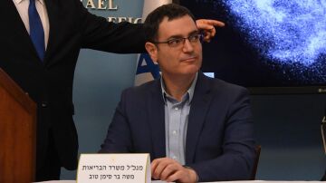 El director General del Ministerio de Salud de Israel, Moshe Bar Siman-Tov
