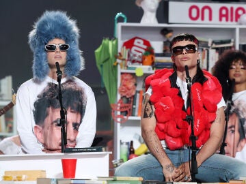 Mikel Herzog Jr. y Leo Rizzi desatan la locura en plató al ritmo de 'El único' de Ca7riel & Paco Amoroso