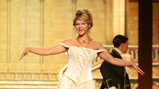 Laura Escanes nos traslada a un cuento de hadas con &lsquo;Love Story&rsquo; de Taylor Swift