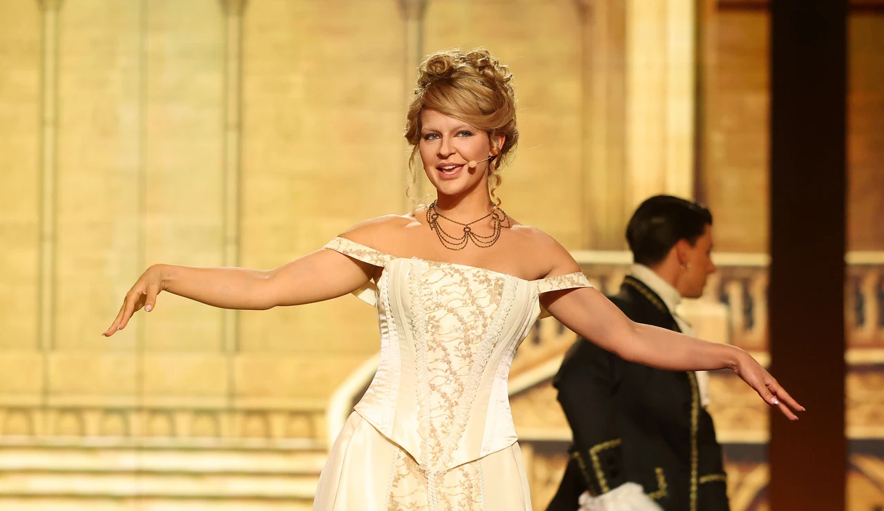 Laura Escanes nos traslada a un cuento de hadas con ‘Love Story’ de Taylor Swift