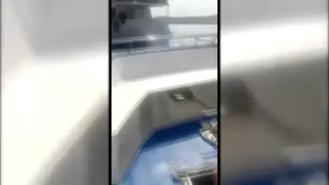 Un ferry que viajaba de La Graciosa a Lanzarote queda a la deriva con 150 personas a bordo Un ferry que viajaba de La Graciosa a Lanzarote queda a la deriva con 150 personas a bordo