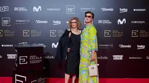 Antonia Dell'Atte junto a Teresa Sapey Antonia Dell'Atte junto a Teresa Sapey