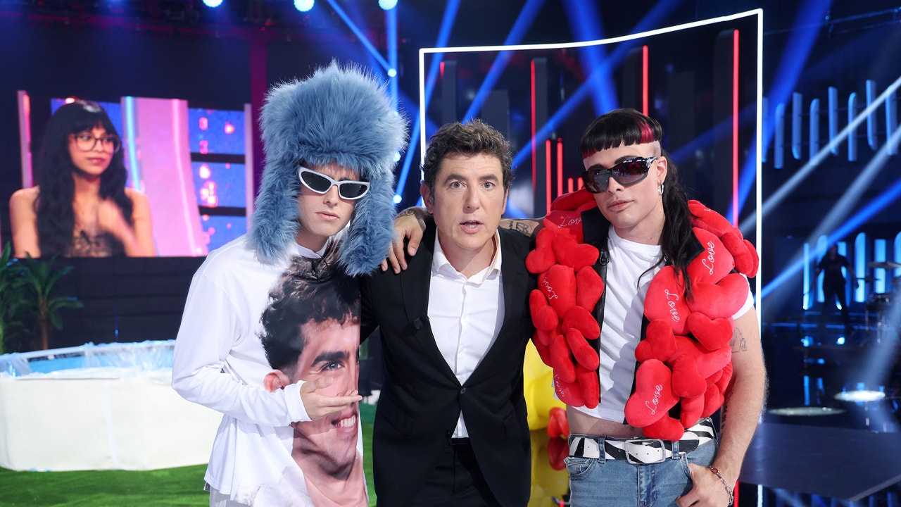 Leo Rizzi recuerda su paso por Veo cómo cantas al reencontrarse con Manel Fuentes en el plató Leo Rizzi recuerda su paso por Veo cómo cantas al reencontrarse con Manel Fuentes en el plató