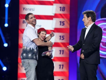 Melani gana la undécima gala de Tu cara me suena y cede su premio a Manu Baqueiro