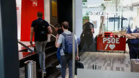 La UCO entrando en Ferraz La UCO entrando en Ferraz