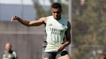 Kylian Mbappé entrenando con el Real Madrid