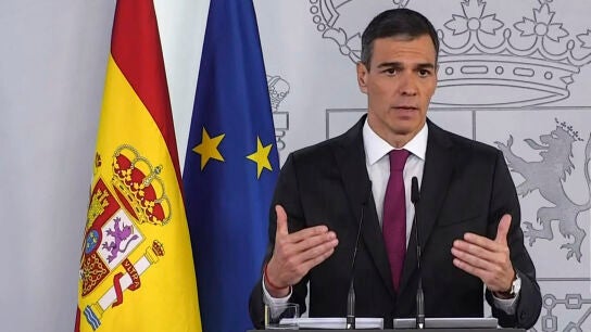 Captura de video de la declaraci&oacute;n institucional del presidente del Gobierno, Pedro S&aacute;nchez, este domingo en el Complejo de La Moncloa