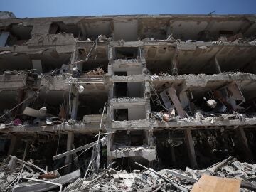 Un misil iraní ataca Tel Aviv.
