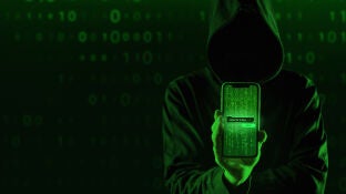 Malware en un 'smartphone'.REMITIDA / HANDOUT por FREEPIKFotograf&iacute;a remitida a medios de comunicaci&oacute;n exclusivamente para ilustrar la noticia a la que hace referencia la imagen, y citando la procedencia de la imagen en la firma20/06/2025