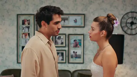 Ferit impone su voluntad y lleva a la familia de Seyran a vivir con los Korhan