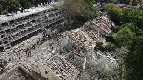 Ataque de misiles iraníes contra un complejo residencial en Tel Aviv Ataque de misiles iraníes contra un complejo residencial en Tel Aviv