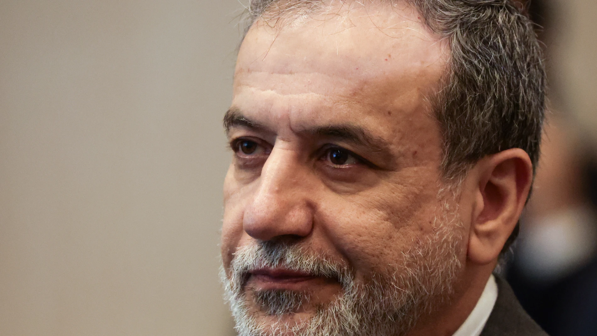 Irán se reserva "todas las opciones" para defenderse tras el ataque: "Tendrán consecuencias duraderas" Irán se reserva "todas las opciones" para defenderse tras el ataque: "Tendrán consecuencias duraderas"