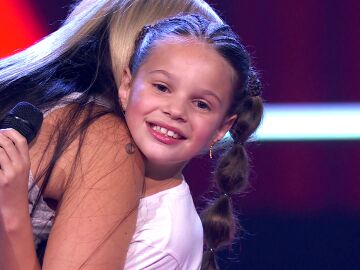 “Cantar con los niños es lo que más me gusta”: Lola Índigo y Daniela emocionan al público con 'El dragón'