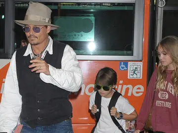 Johnny Depp con sus hijos Lily-Rose y Jack Depp Johnny Depp con sus hijos Lily-Rose y Jack Depp