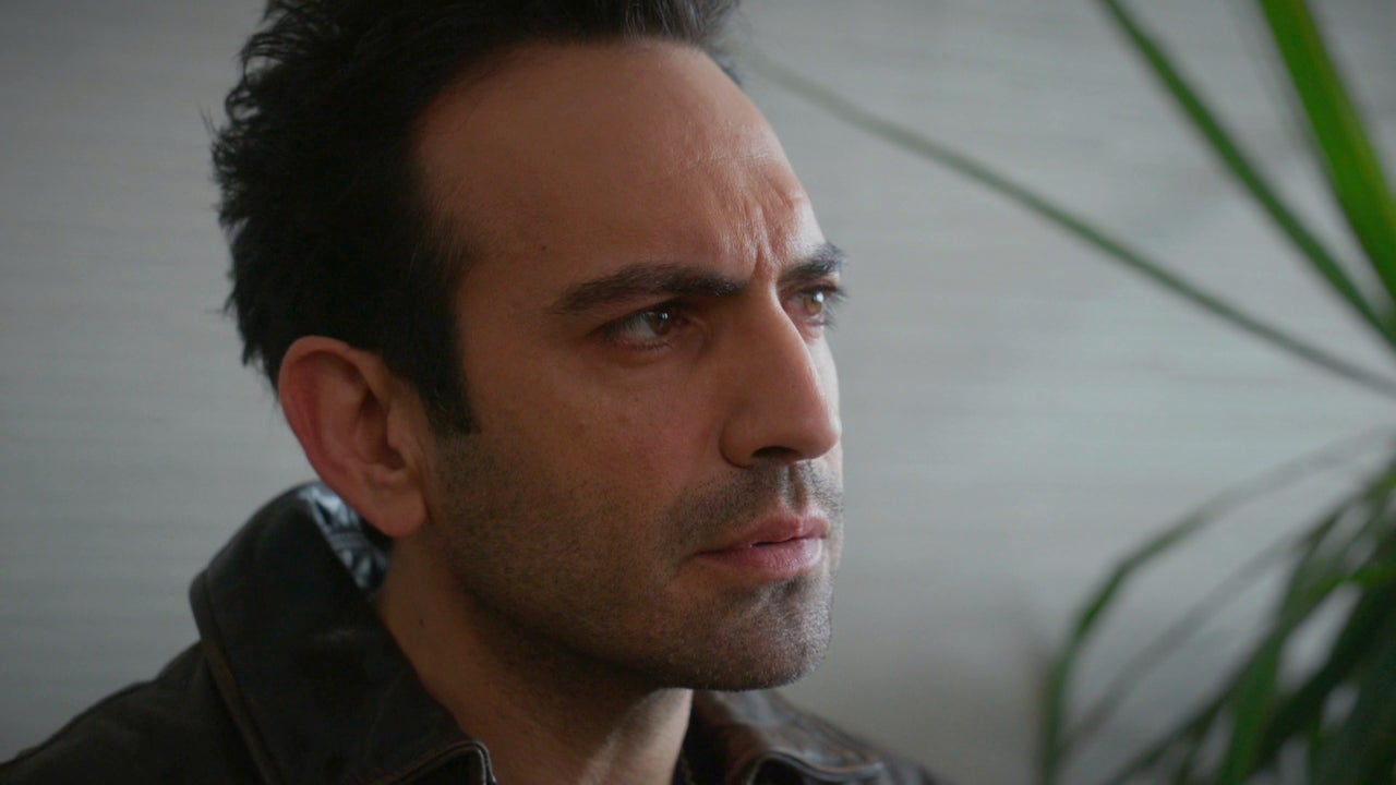 Una conversación con Tolga desarma a Evren, ¿está usando a Bahar para sanar sus propias heridas? Una conversación con Tolga desarma a Evren, ¿está usando a Bahar para sanar sus propias heridas?
