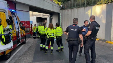 Una mujer de 34 años, grave tras caer al vacío 7 metros empujada por un hombre al que no conocía en Madrid