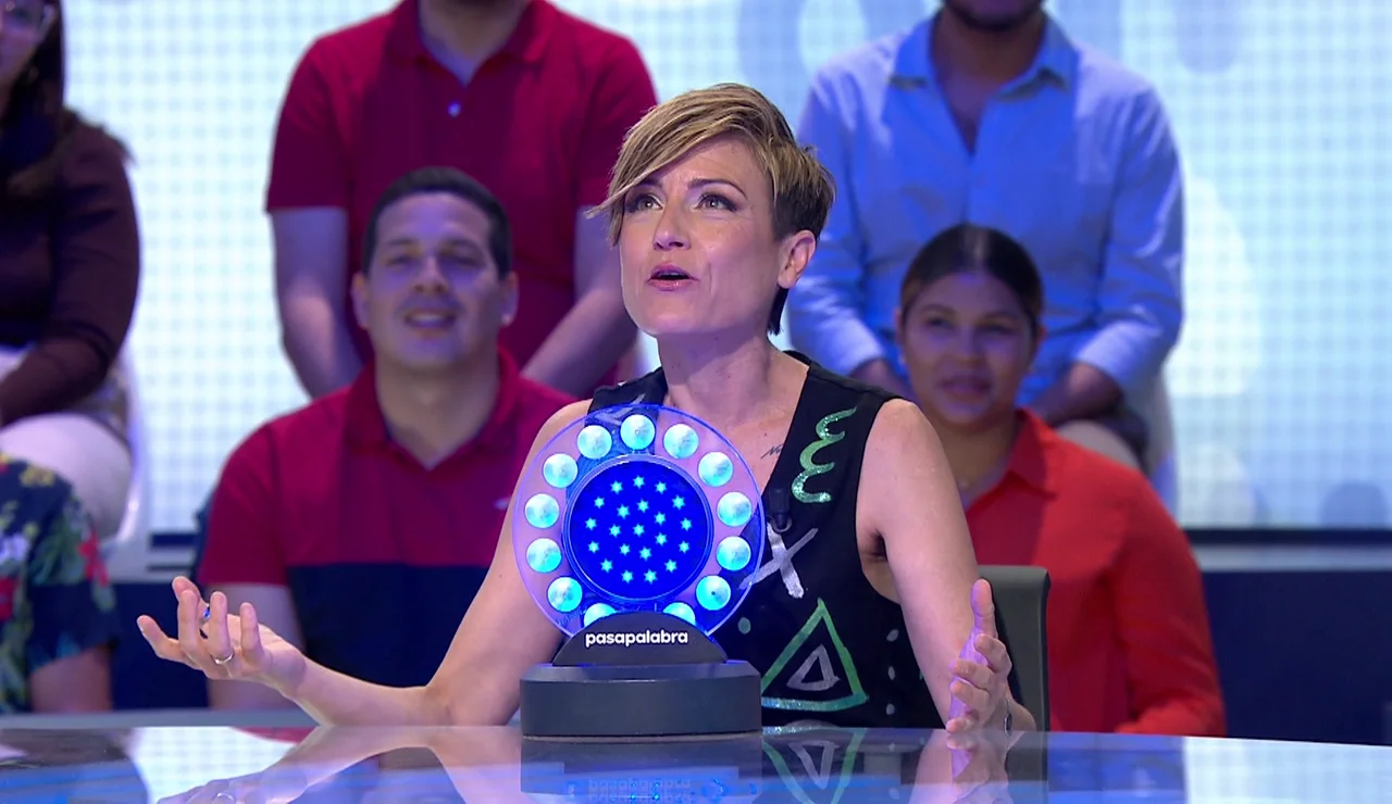 Sara Escudero ‘desaparece’ con la canción que se le resiste en La Pista: “Ahora me caigo”