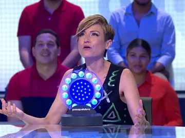 Sara Escudero ‘desaparece’ con la canción que se le resiste en La Pista: “Ahora me caigo” Sara Escudero ‘desaparece’ con la canción que se le resiste en La Pista: “Ahora me caigo”