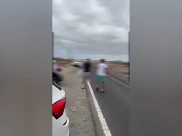 Pelea a golpes y pedradas en una carretera del sur de Tenerife Pelea a golpes y pedradas en una carretera del sur de Tenerife