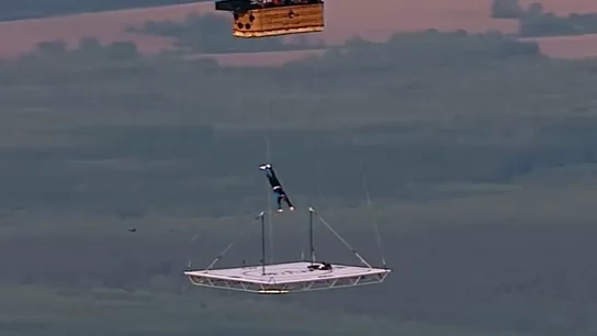 Sergey Boytsov desafía a la muerte sobre un globo aerostático Sergey Boytsov desafía a la muerte sobre un globo aerostático