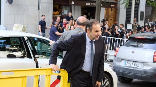 El exministro de Transportes Jos&eacute; Luis &Aacute;balos a su llegada al Tribunal Supremo
