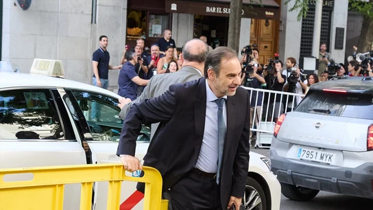 El exministro de Transportes José Luis Ábalos a su llegada al Tribunal Supremo El exministro de Transportes José Luis Ábalos a su llegada al Tribunal Supremo