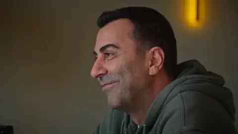Tolga se atreve con todo: le pide una cita a Çağla tras confesar su atracción Tolga se atreve con todo: le pide una cita a Çağla tras confesar su atracción