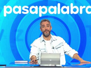 La broma de Manu con Roberto Leal al hablar sobre su edad: &ldquo;&iquest;Es una iron&iacute;a?&rdquo;