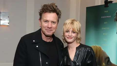 Ewan McGregor y su hija Esther McGregor Ewan McGregor y su hija Esther McGregor