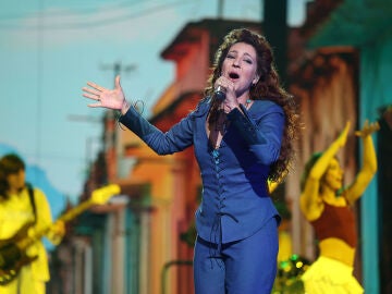 Ana Guerra prende la pista como Gloria Estefan interpretando ‘Hoy’