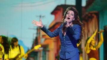 Ana Guerra prende la pista como Gloria Estefan interpretando ‘Hoy’