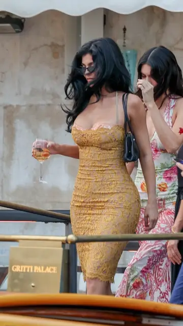 Kylie Jenner en la preboda de Lauren Sánchez y Jeff Bezos Kylie Jenner en la preboda de Lauren Sánchez y Jeff Bezos