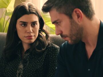 Mar&iacute;a anima a Andr&eacute;s a que vuelva a su vida en la f&aacute;brica... &iexcl;No quiere lastrarle!