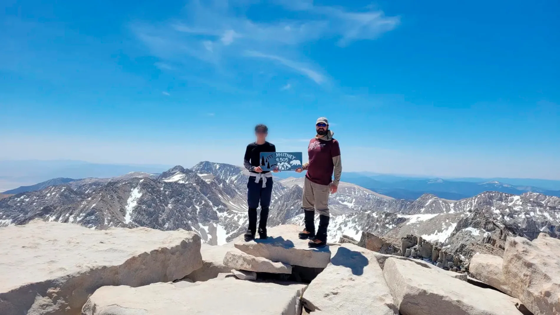 Imagen de padre e hijo en la cima Imagen de padre e hijo en la cima