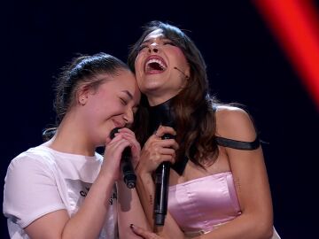 Geraldine consigue su sueño y canta con Danna Paola en los Asaltos de La Voz Kids