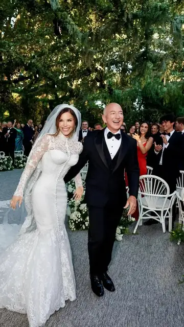 Lauren Sánchez y Jeff Bezos en su boda Lauren Sánchez y Jeff Bezos en su boda