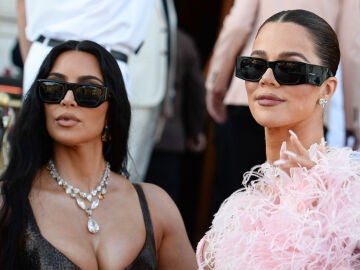 Kim Kardashian y Khlo&eacute; Kardashian