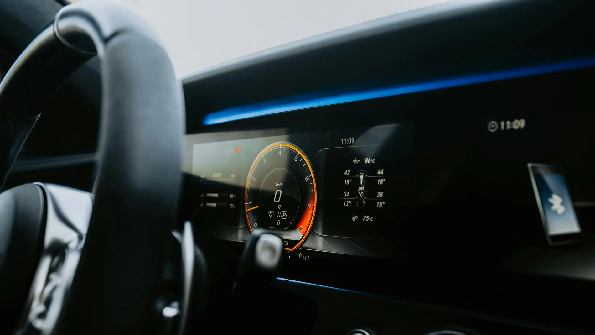 Imagen de archivo del interior de un coche. Imagen de archivo del interior de un coche.