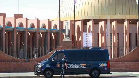 Agentes de la Polic&iacute;a Nacional durante el dispositivo de seguridad d&iacute;as previos al inicio de la Cumbre de la ONU en Sevilla. A 27 de junio de 2026, en Sevilla (Andaluc&iacute;a, Espa&ntilde;a). La IV Conferencia Internacional de Naciones Unidas sobre la Financiaci&oacute;n para el Desarrollo se desarrollar&aacute; en FIBES, Sevilla, entre el 29 de junio y el 3 de julio. 27 JUNIO 2025 Roc&iacute;o Ruz / Europa Press 27/06/2025